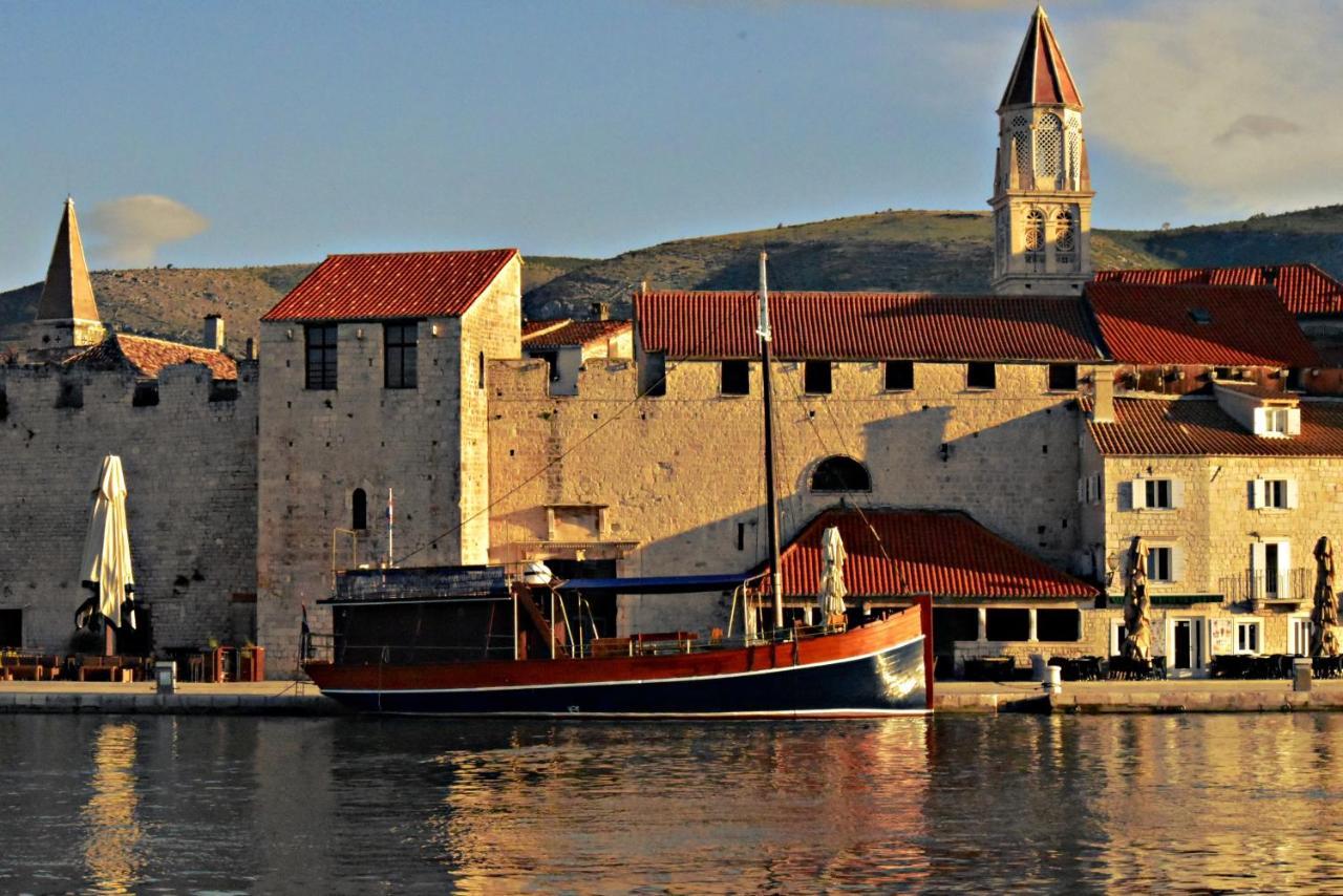 Apartment Damare Trogir Bagian luar foto